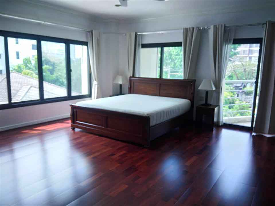 MASTER BEDROOM AT UNIT 3RD FLOOR